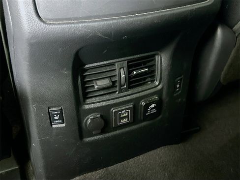 Used 2021 Nissan Titan PRO-4X w/ Pro-4x Convenience Package image 31