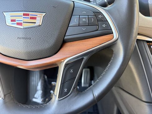 Used 2017 Cadillac XT5 Platinum AWD/4WD image 22