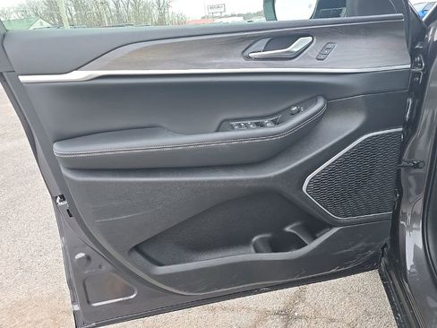 New 2026 Jeep Grand Cherokee L Limited image 13