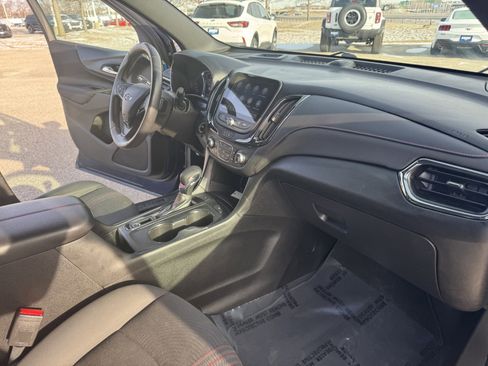 Used 2022 Chevrolet Equinox RS w/ Infotainment Package image 35