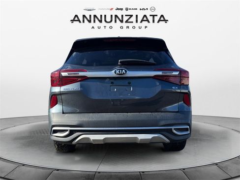 Used 2021 Kia Seltos EX image 4