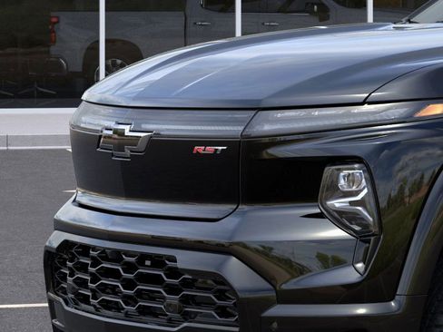 New 2024 Chevrolet Silverado EV RST image 37