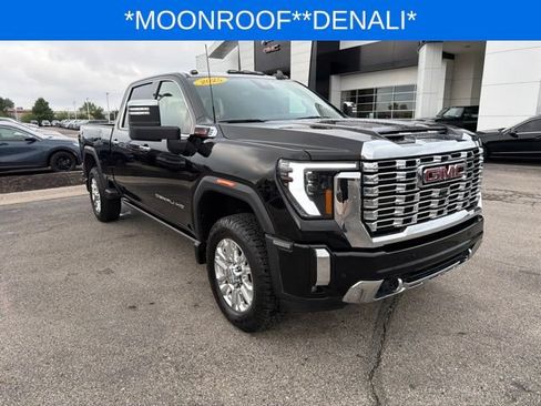Used 2025 GMC Sierra 2500 Denali w/ Denali Reserve Package AWD/4WD image 3