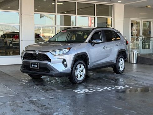 Used 2019 Toyota RAV4 XLE w/ Carpet Mat Package image 2