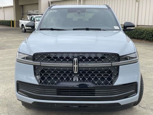 New 2026 Lincoln Navigator L Reserve w/ Jet Appearance Package image 8