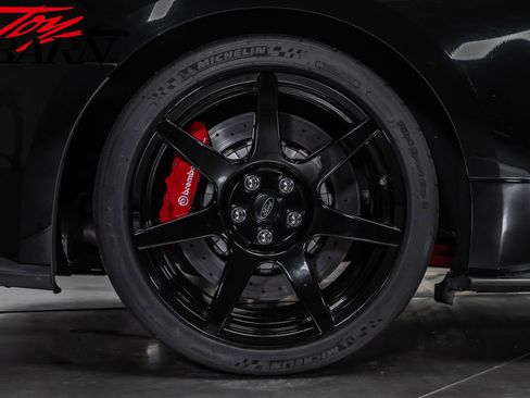 Used 2018 Ford Mustang Shelby GT350R w/ GT350R Equipment Group 920A RWD image 15