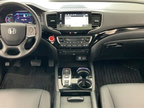 Certified 2021 Honda Pilot Touring image 3