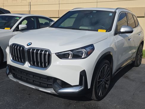 Used 2024 BMW X1 xDrive28i w/ Convenience Package AWD/4WD image 3