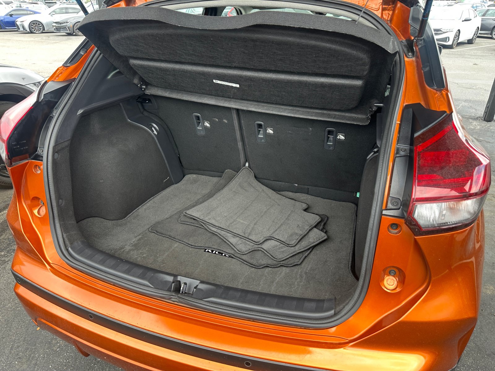 Used 2023 Nissan Kicks SR w/ SR Premium Package FWD image 27