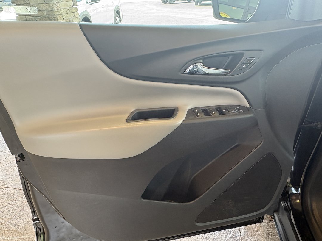 Used 2021 Chevrolet Equinox LS w/ LS Convenience Package FWD image 19