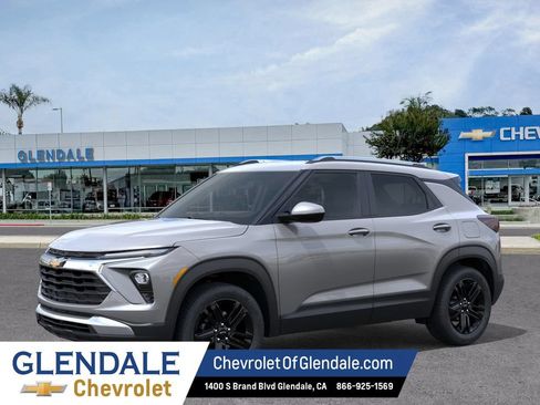 New 2026 Chevrolet TrailBlazer LT w/ Midnight Edition FWD image 2