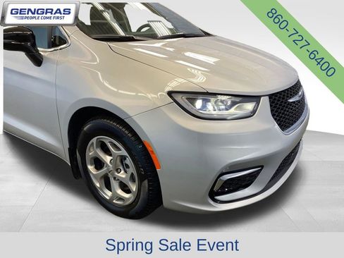 Certified 2024 Chrysler Pacifica Limited FWD image 48