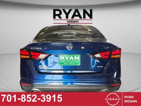 Certified 2019 Nissan Altima 2.5 SR AWD/4WD image 16