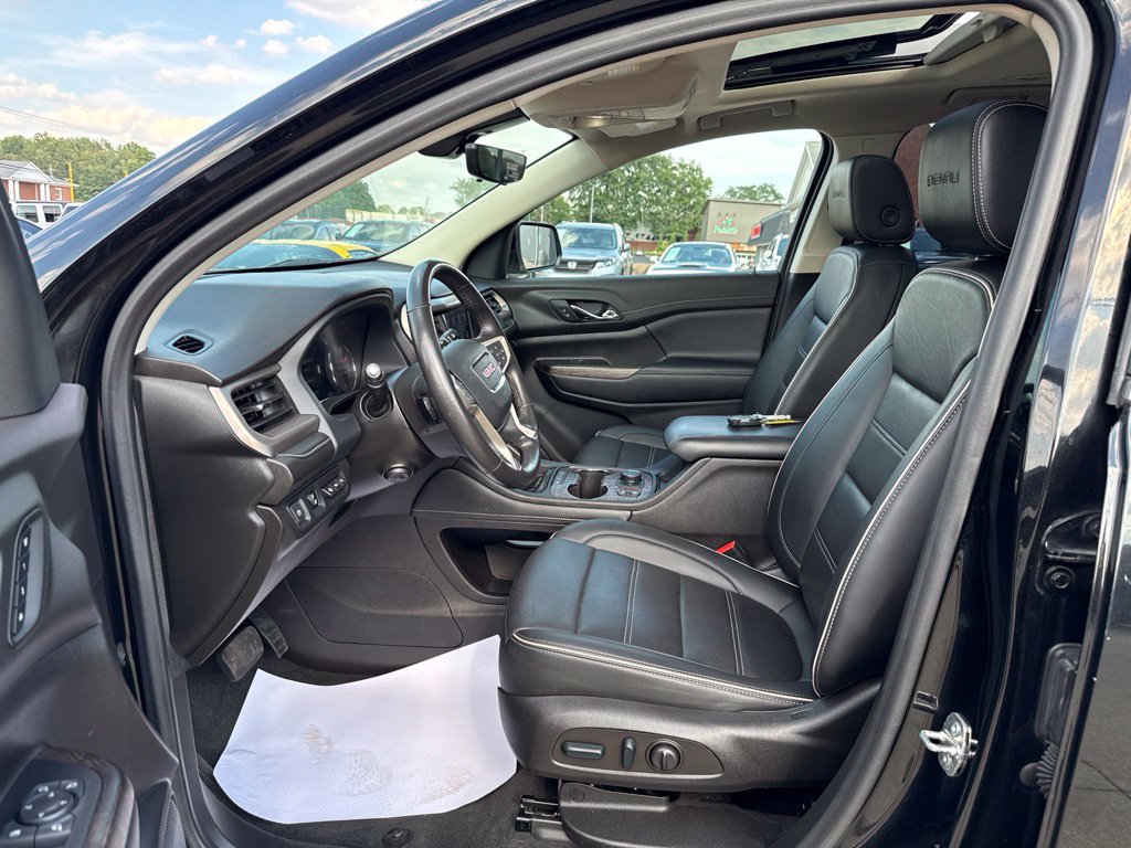 Used 2022 GMC Acadia Denali w/ Denali Ultimate Package AWD/4WD image 29