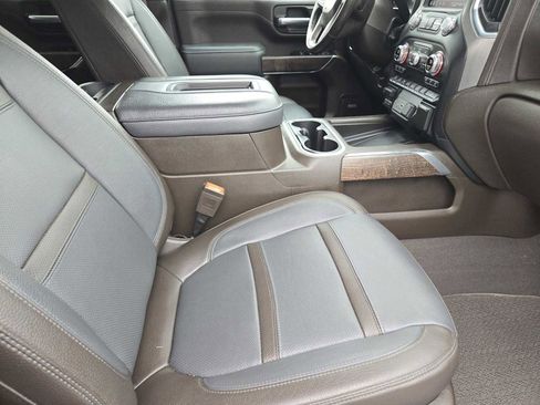 Certified 2022 GMC Sierra 2500 Denali w/ Denali Ultimate Package AWD/4WD image 14