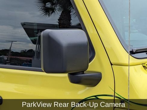 Used 2023 Jeep Wrangler Unlimited Sahara AWD/4WD image 13