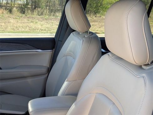 Used 2023 Jeep Grand Cherokee Limited image 23