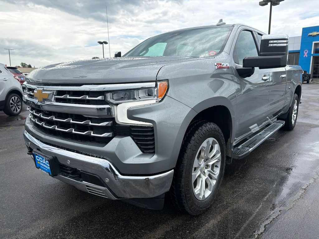 Used 2023 Chevrolet Silverado 1500 LTZ w/ Technology Package AWD/4WD image 7