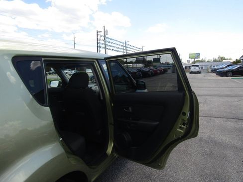Used 2011 Kia Soul + w/ Audio Pkg FWD image 19