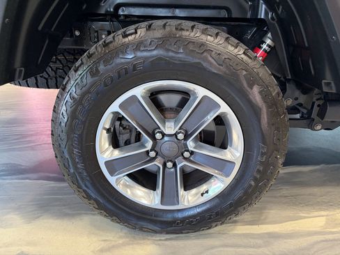 Used 2020 Jeep Gladiator Rubicon AWD/4WD image 26