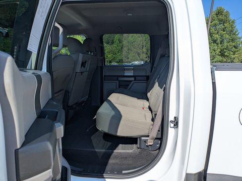 Used 2015 Ford F150 XLT w/ Equipment Group 301A Mid AWD/4WD image 28