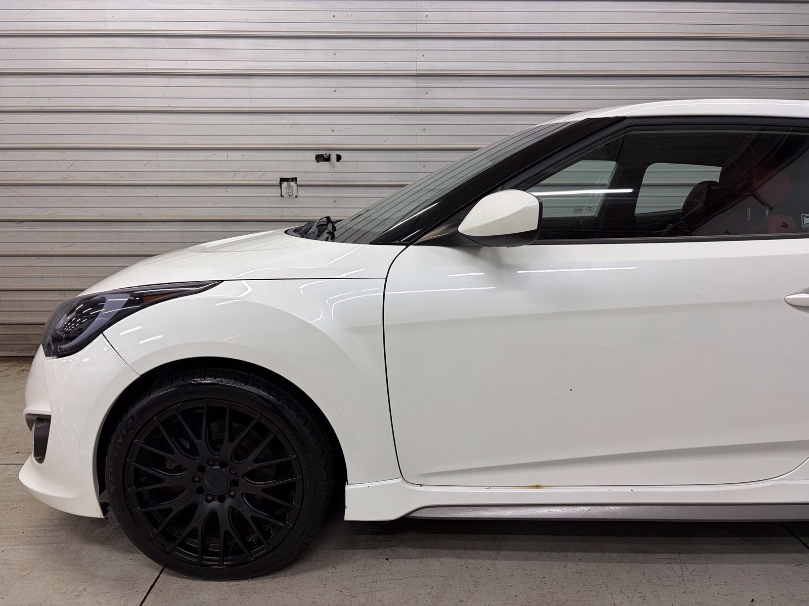 Used 2016 Hyundai Veloster Turbo R-Spec FWD image 3