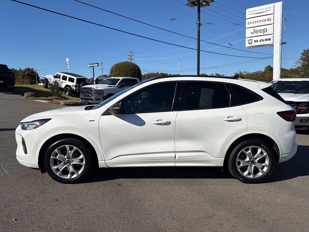Used 2023 Ford Escape ST-Line w/ Tech Pack #1 FWD image 8