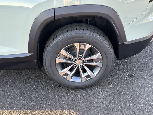 New 2026 Chevrolet Equinox LT w/ Convenience Package II image 7