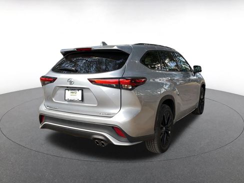 Used 2024 Toyota Highlander XSE image 7