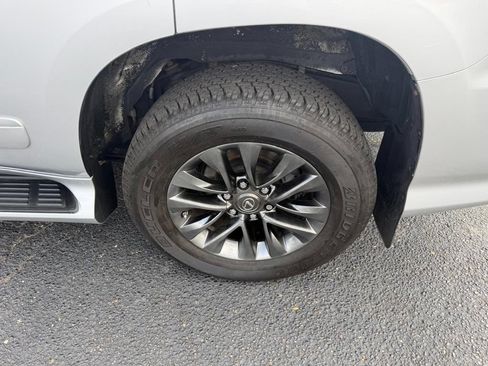 Used 2014 Lexus GX 460 Luxury AWD/4WD image 9