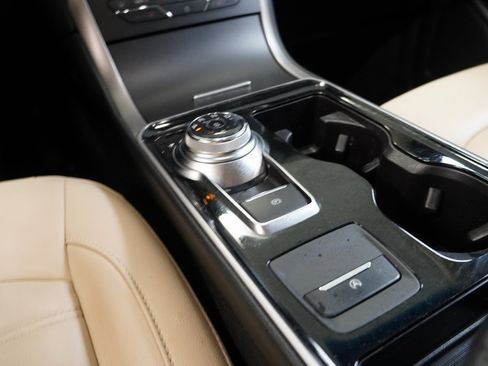 Used 2019 Ford Edge SEL w/ Equipment Group 201A image 21