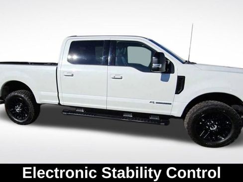 Used 2022 Ford F250 Lariat w/ Black Appearance Package image 10