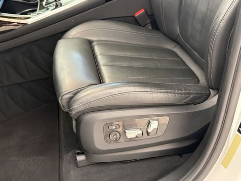 Used 2021 BMW X7 xDrive40i w/ M Sport Package AWD/4WD image 15