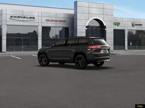 New 2026 Jeep Grand Cherokee Limited w/ Limited Altitude Package AWD/4WD image 4