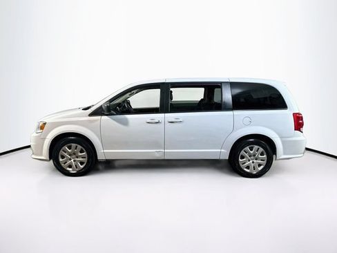 Used 2018 Dodge Grand Caravan SE FWD image 5