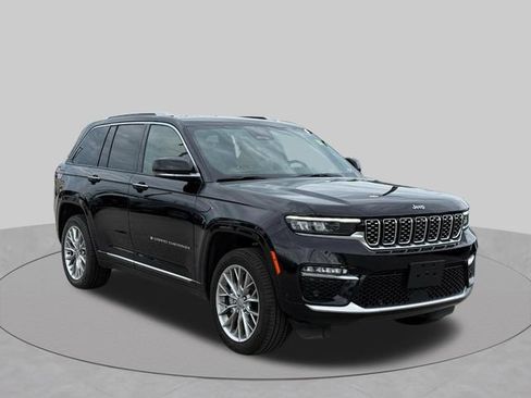 Used 2023 Jeep Grand Cherokee Summit AWD/4WD image 24