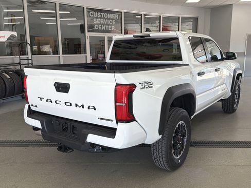 New 2025 Toyota Tacoma TRD Off-Road AWD/4WD image 3