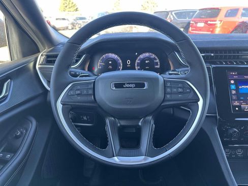 New 2025 Jeep Grand Cherokee L Laredo w/ Luxury Tech Group I image 11