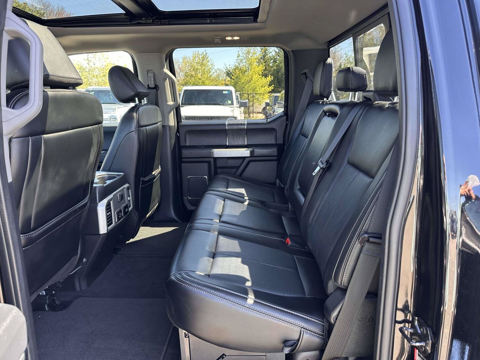 Used 2021 Ford F250 Lariat w/ Lariat Ultimate Package AWD/4WD image 15