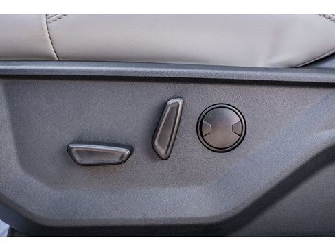 New 2026 Ford Expedition Active image 9