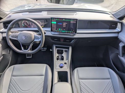 New 2026 Volkswagen Tiguan SE R-Line FWD image 16