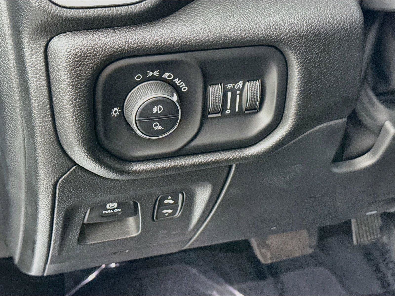 Used 2023 RAM 1500 Laramie AWD/4WD image 15