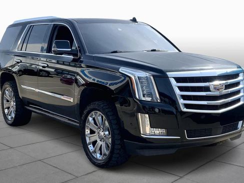 Used 2017 Cadillac Escalade Premium Luxury image 3