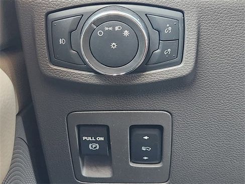 Used 2021 Ford Expedition Limited image 28