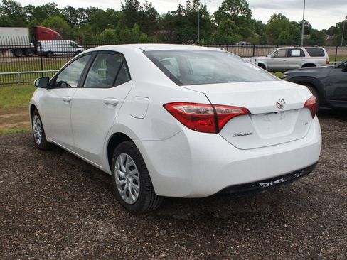 Used 2017 Toyota Corolla LE w/ Carpet Mat Package (TMS) FWD image 5