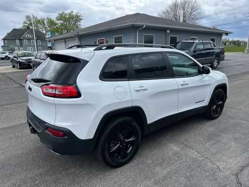 Used 2017 Jeep Cherokee High Altitude AWD/4WD image 4