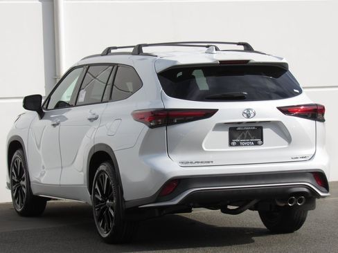 New 2025 Toyota Highlander XSE image 5