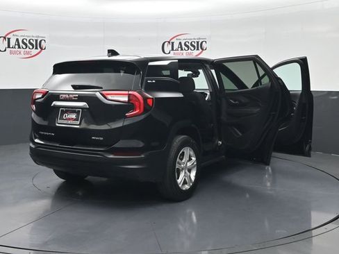 Used 2024 GMC Terrain SLE image 35