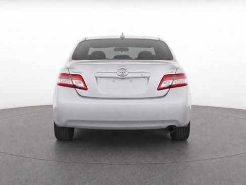 Used 2010 Toyota Camry FWD image 4