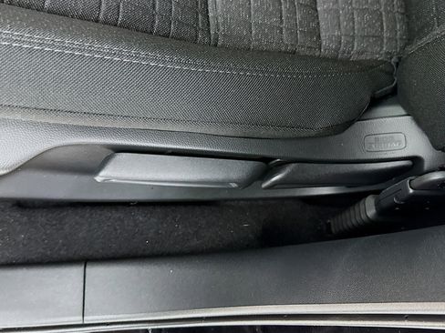 New 2026 Honda HR-V LX image 22